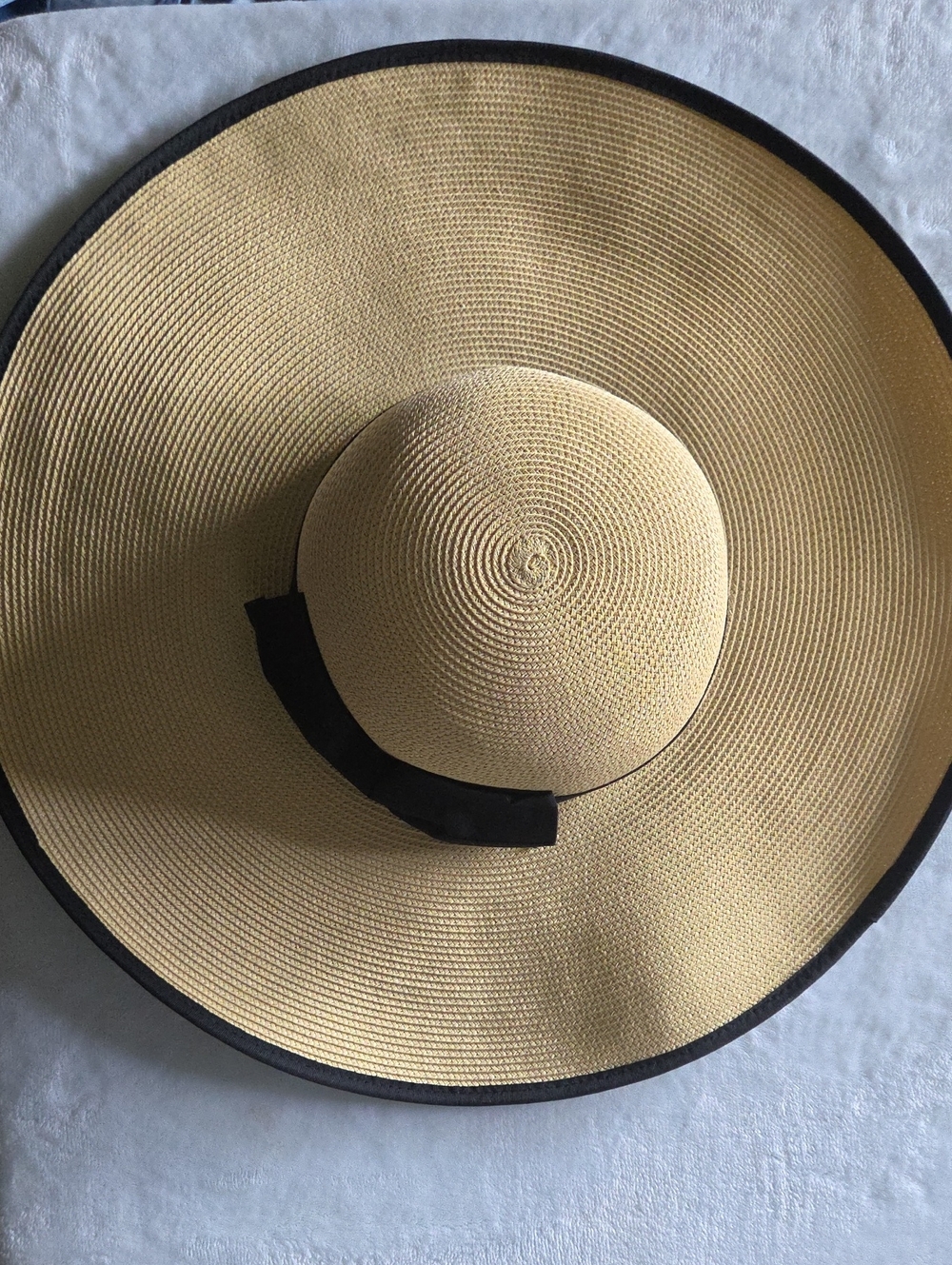 BRAND NEW Never Worn SPF Wide Brim Straw Sun Hat with Black Trim And Bow